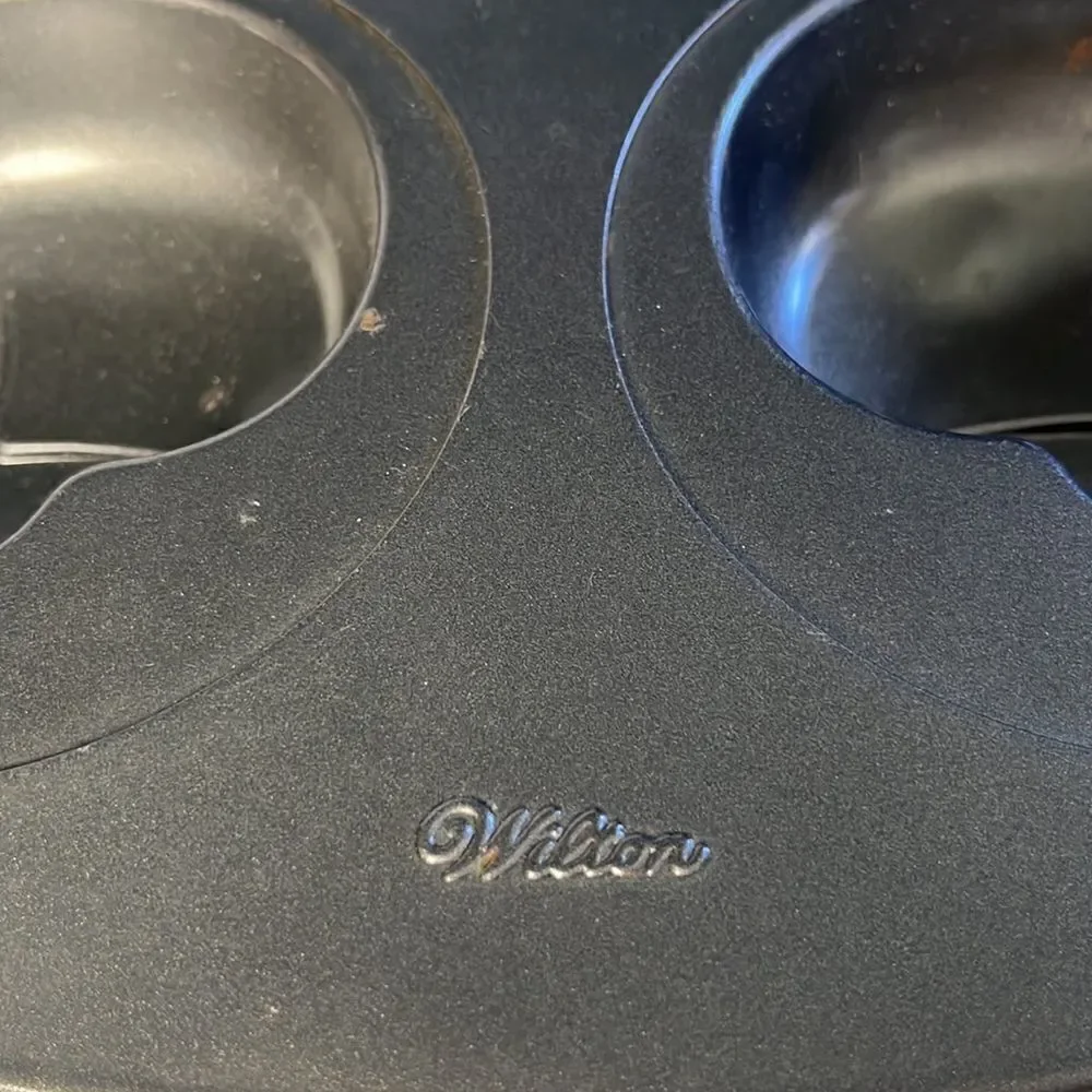 Wilton skeleton baking pan EUC